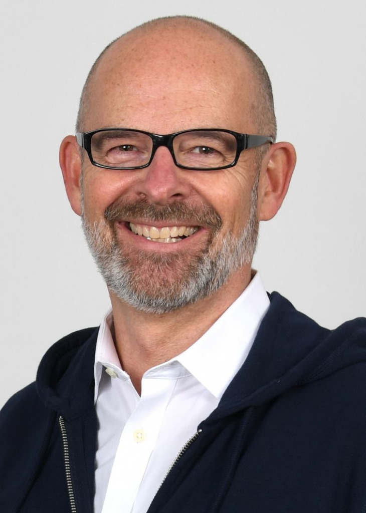 Dr. Oliver Viest